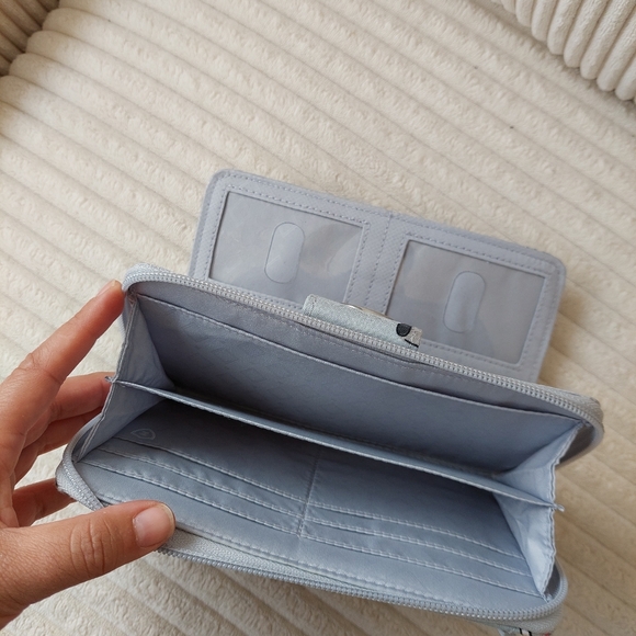 Vera Bradley RFID Turnlock Wallet in the Dog Show pattern - Picture 6 of 8